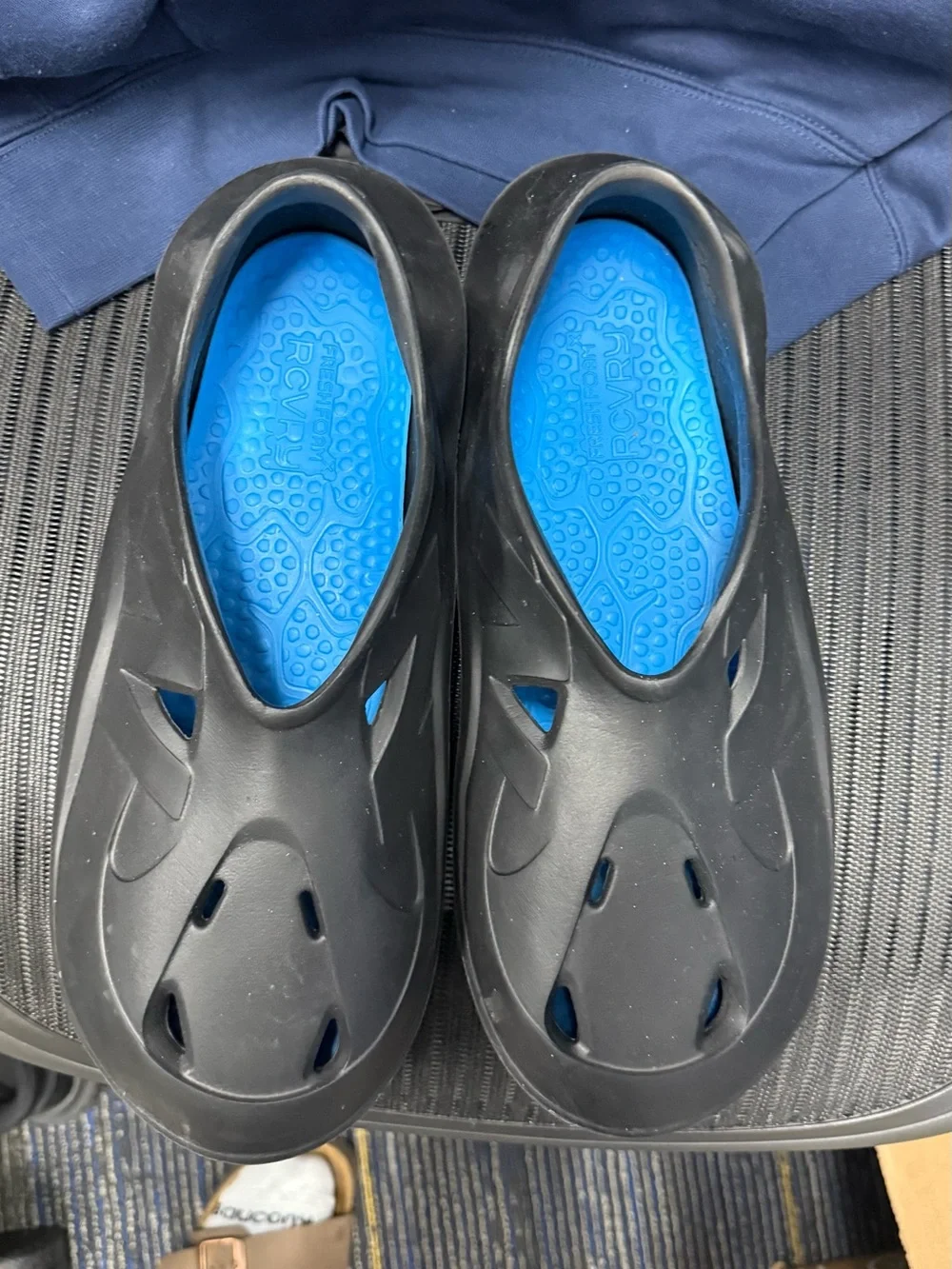 New Balance Black Slip-On Foam// New Balance Recovery Shoes